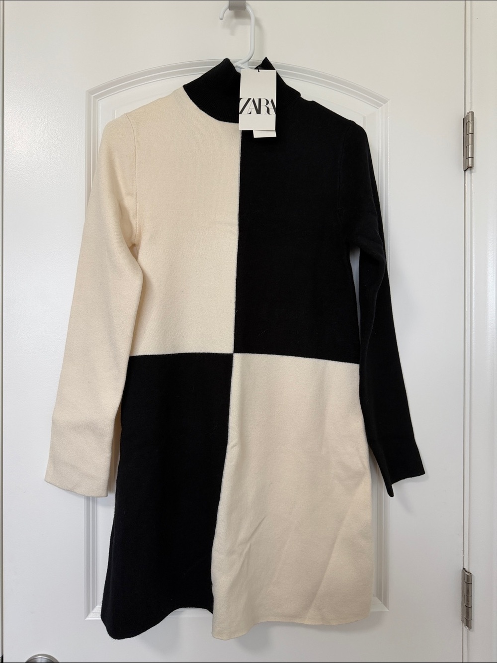 Zara Black and Cream Colorblock Long-Sleeve Shift Dress